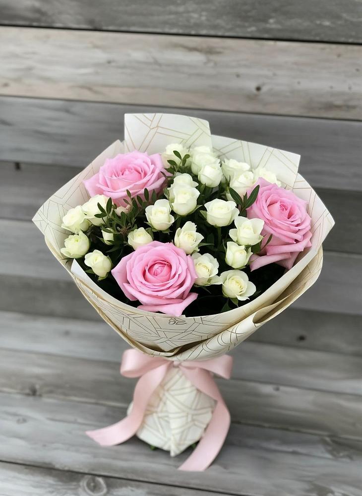 Букет цветов из: Розы в Ныроб