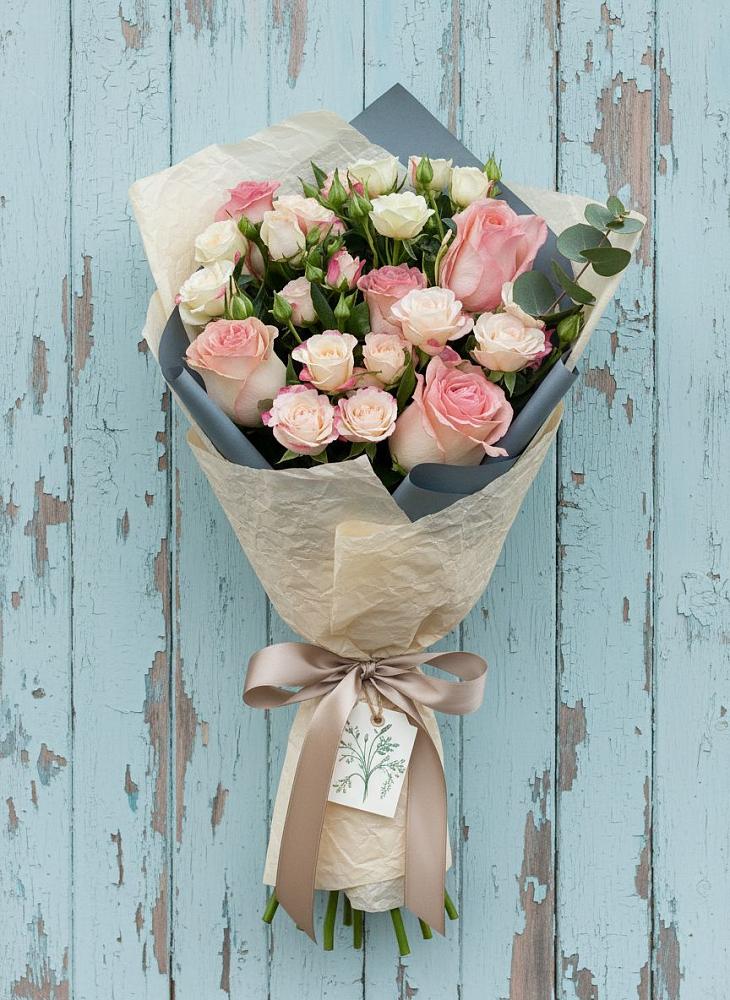 Букет цветов из: Розы в Ныроб