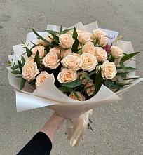 Букет Кремовые розы Латте в Ныроб