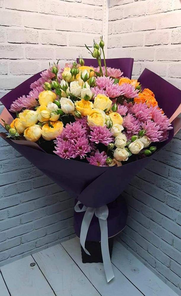 Букет цветов из: Хризантемы и Розы в Ныроб