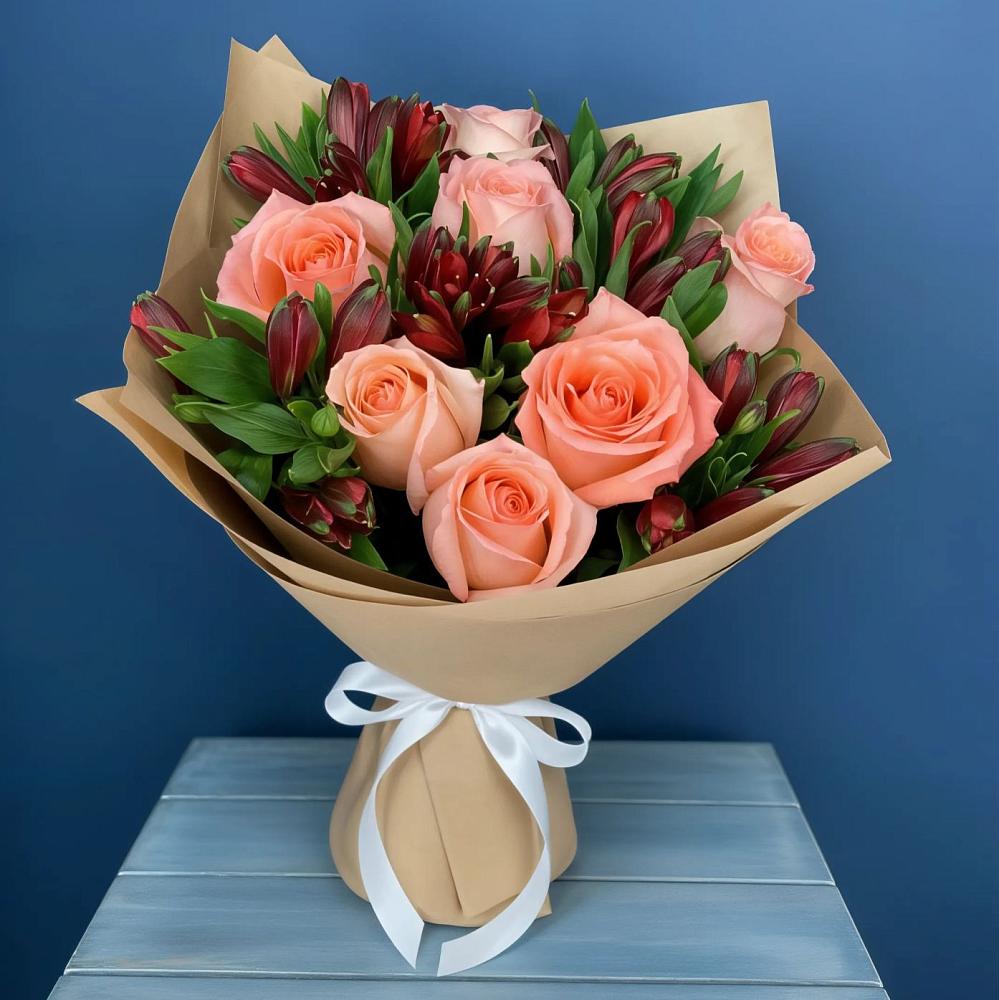 Букет цветов из: Розы и Альстромерии в Ныроб