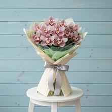 Букет цветов из:  Орхидеи и Розы #REPLACE_PRED# Ныроб
