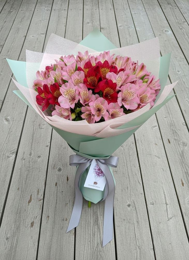 Букет цветов из: Альстромерии в Ныроб