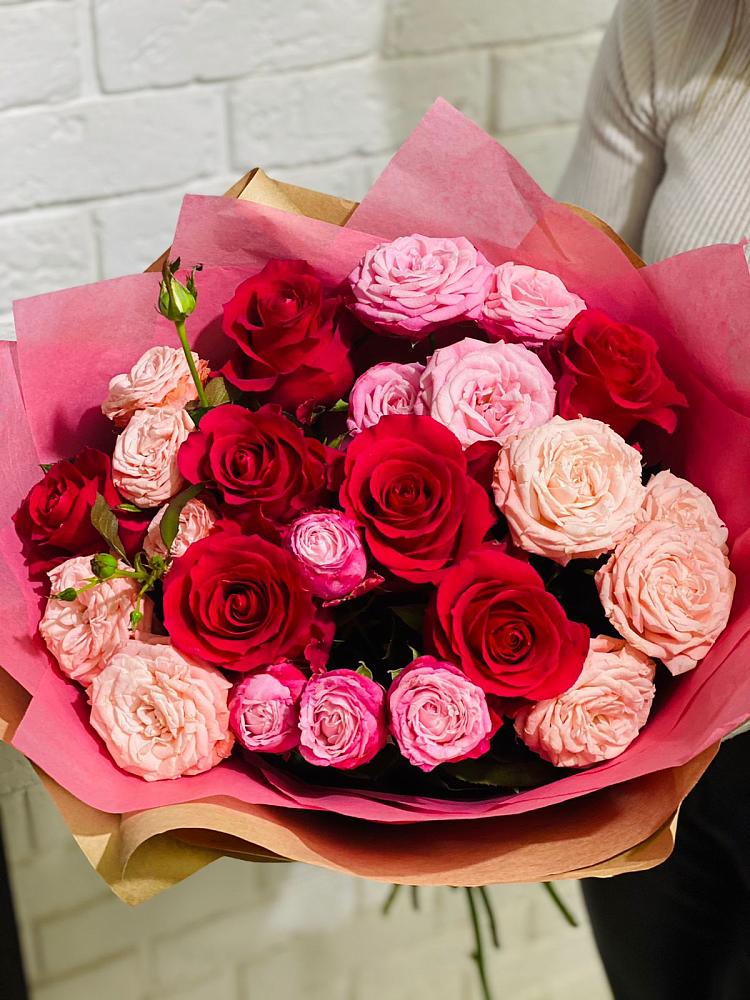 Букет цветов из: Розы в Ныроб