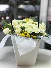 Цветочная композиция из Розы  в Ныроб