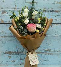 Букет цветов из:  Розы и Лизиантусы в Ныроб